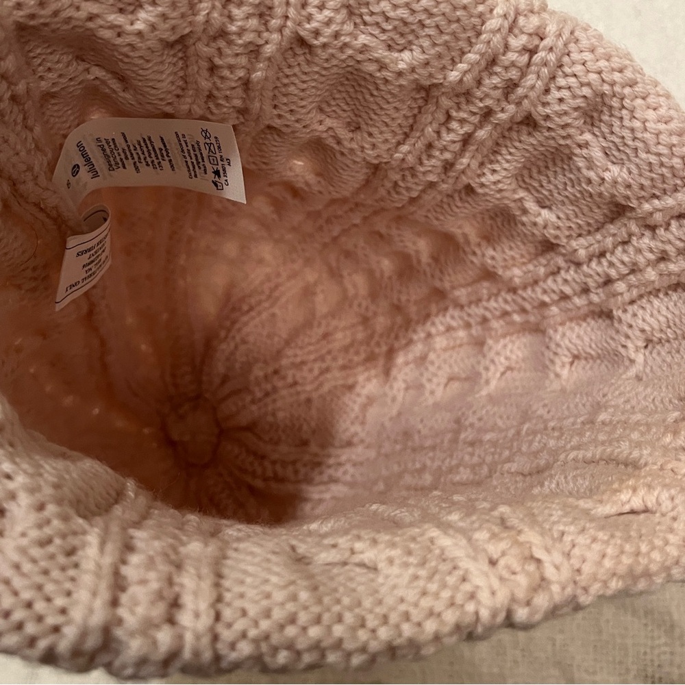 Lululemon cable knit cream pink pom pom beanie winter hat one size merino wool - Picture 5 of 5